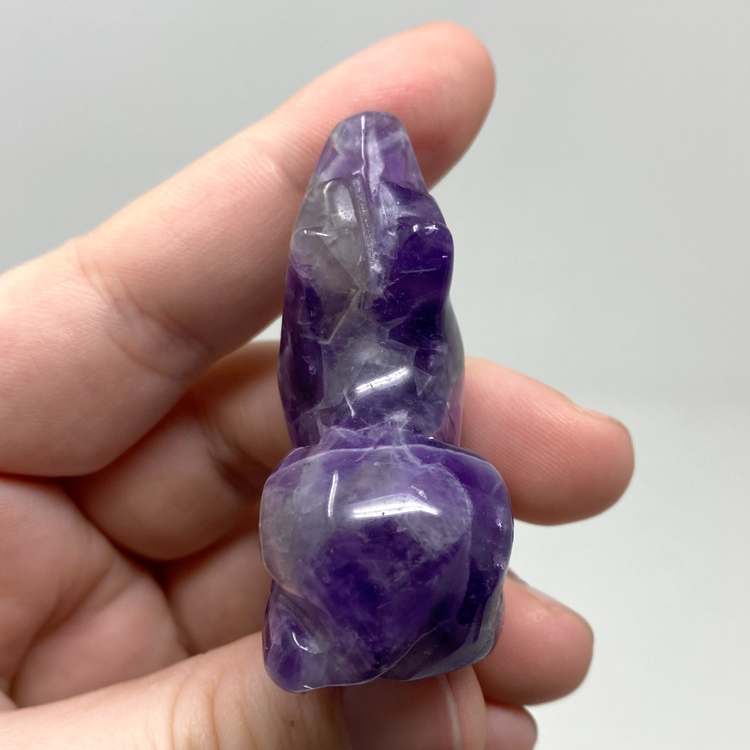 Chevron Amethyst Howling Wolf Carving