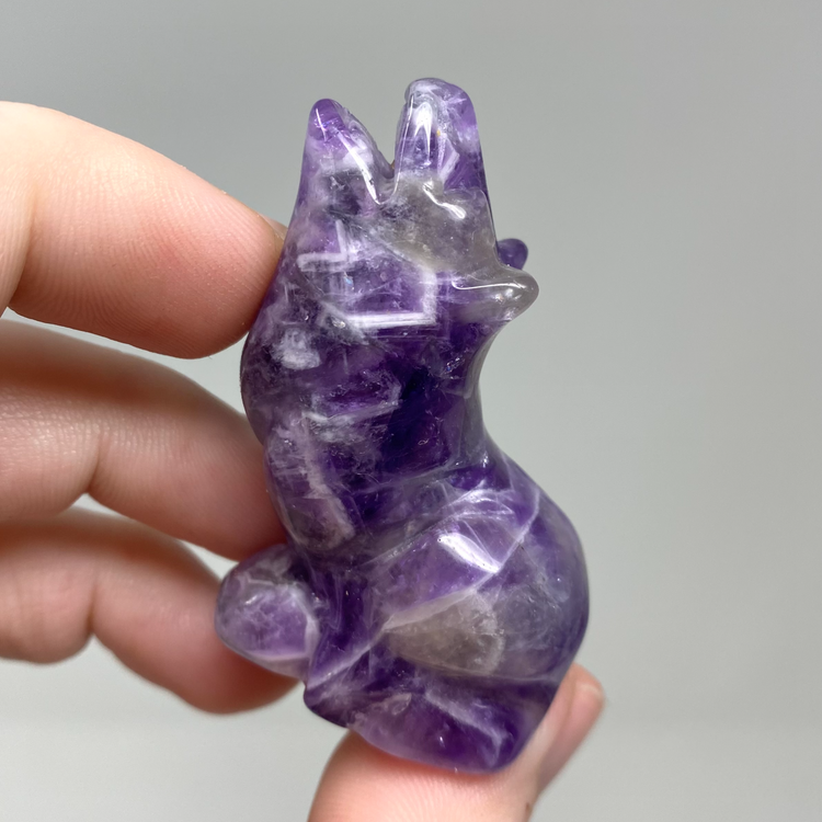 Chevron Amethyst Howling Wolf Carving