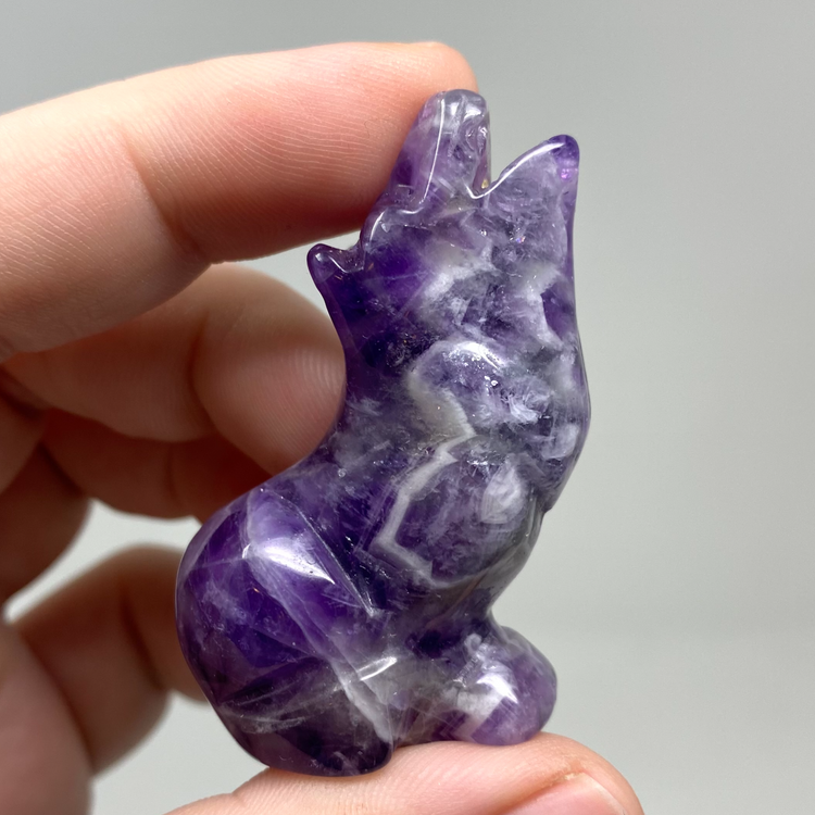 Chevron Amethyst Howling Wolf Carving