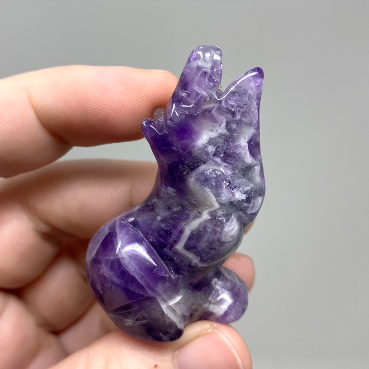 Chevron Amethyst Howling Wolf Carving