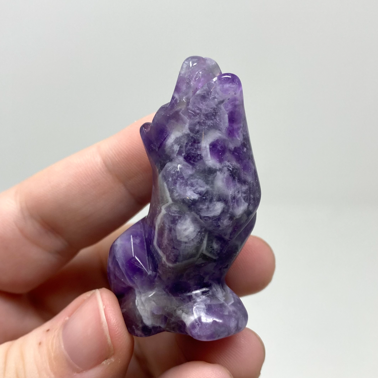 Chevron Amethyst Howling Wolf Carving